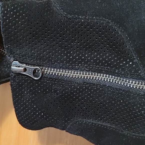 Suede Kork-ease black booties - Picture 7 of 7